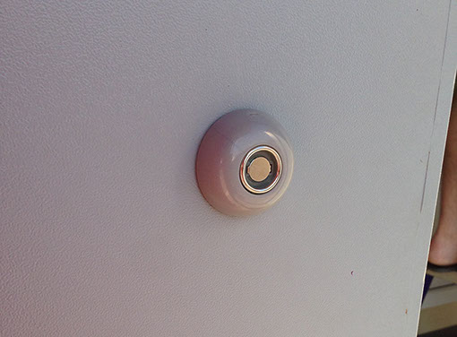 Монтаж считывателей Touch memory, установка контроля доступа на дверь в офис