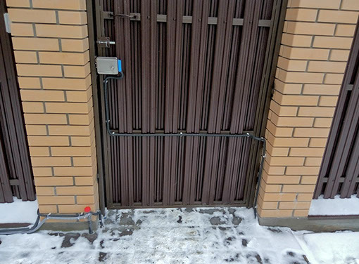 Установка замка СКУД на калитку