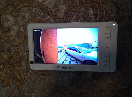 Установка видеодомофона Ameli SD в офисе