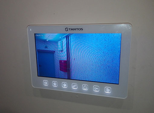 Фото работающего домофона