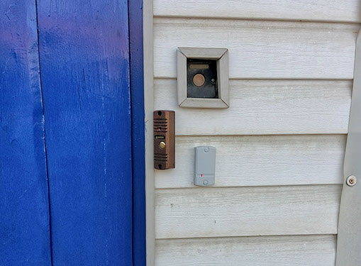 Звонок на предприяте и считыватель пластиковых карт или брелков